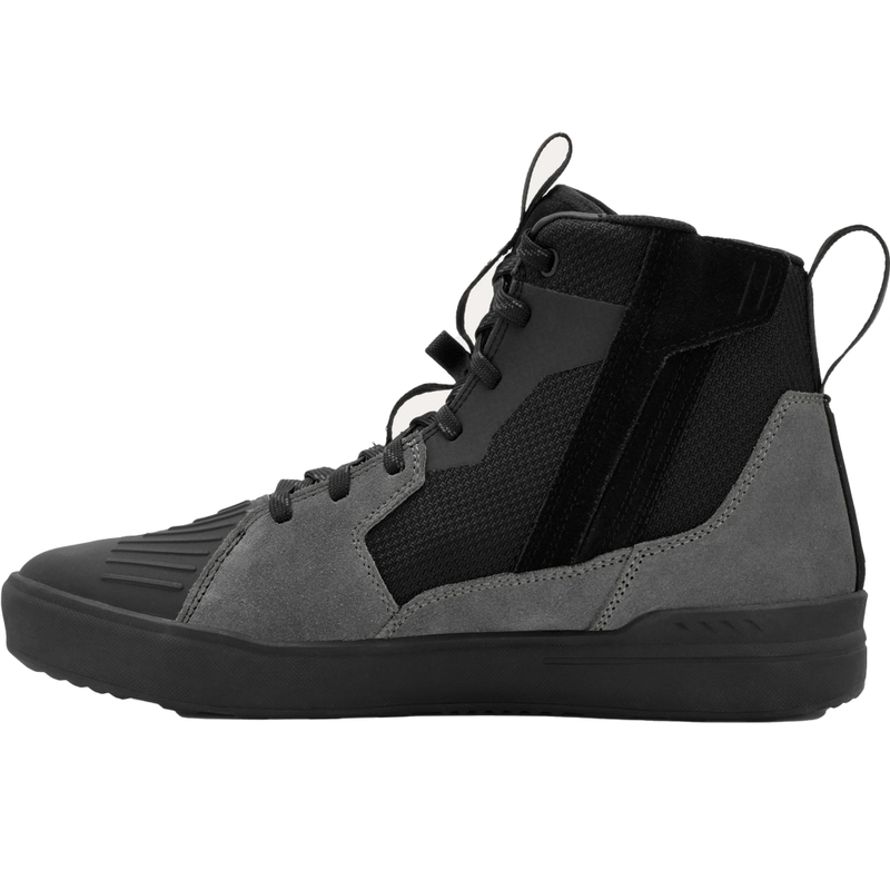 Revit Arrow 2 mootorrattasaapad mustad