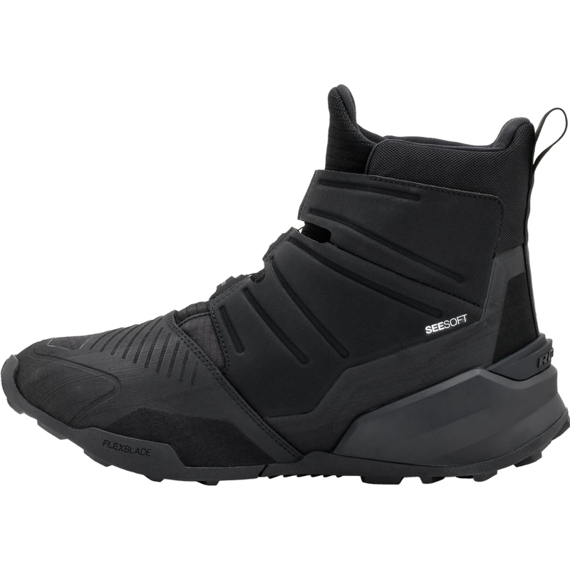 Revit Undercut H2O mootorrattasaapad mustad