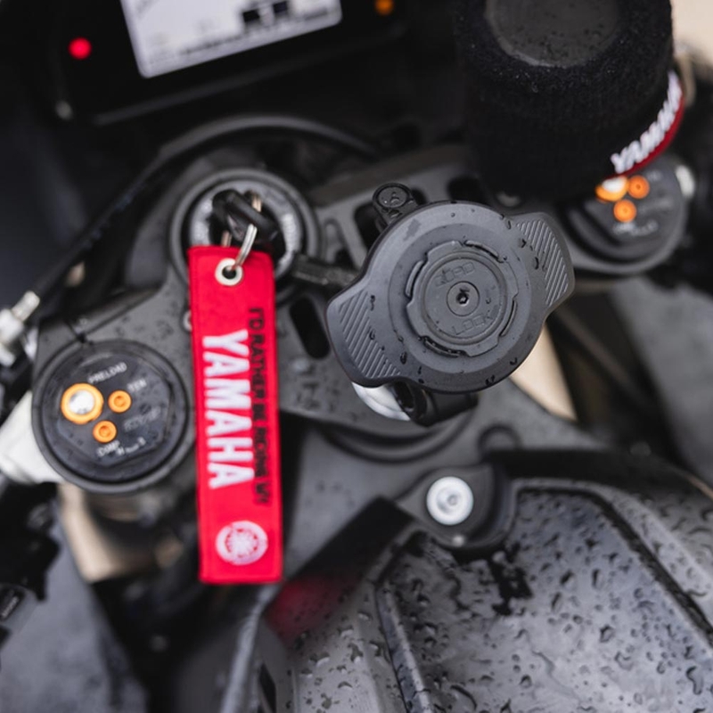Quad Lock® veekindel USB juhtmevaba laadimispea