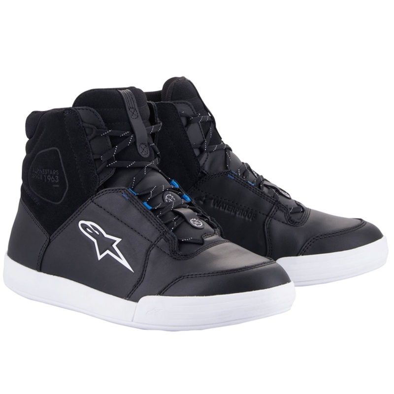 Alpinestars Chrome Drystar mustad, valged ja sinised mootorratta saapad