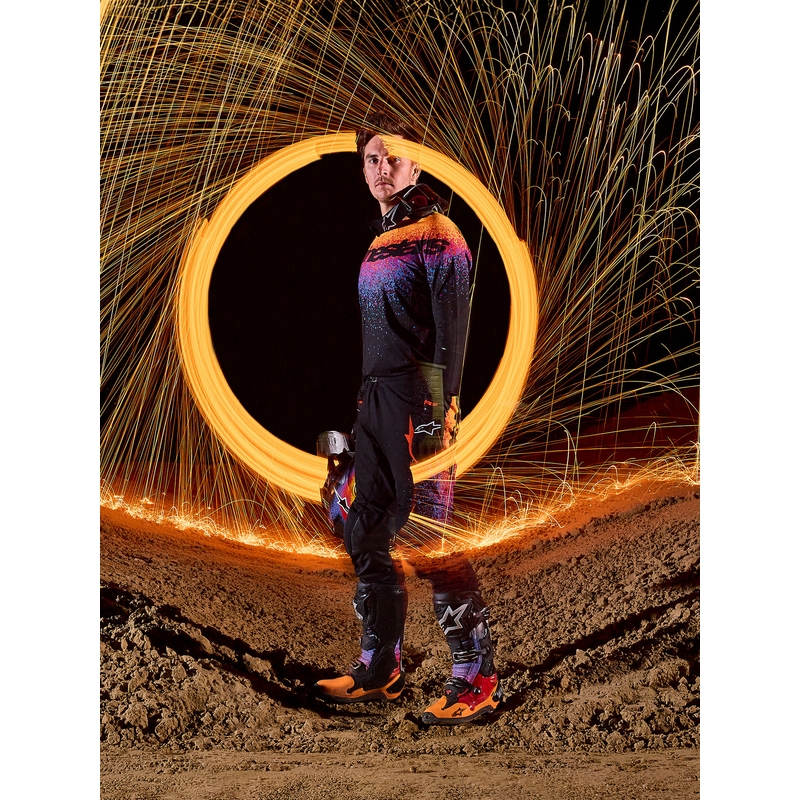 Alpinestars Supertech piiratud väljaande Black Hole motokrossisärk must