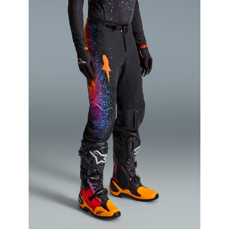 Alpinestars Supertech Limited Edition musta auguga motokrossipüksid - mustad