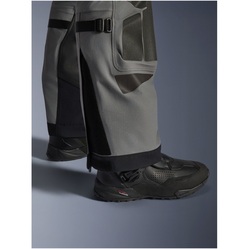 Alpinestars Nazca 3L Gore-Tex PRO lühikesed mootorrattapüksid, tumehall-mustad