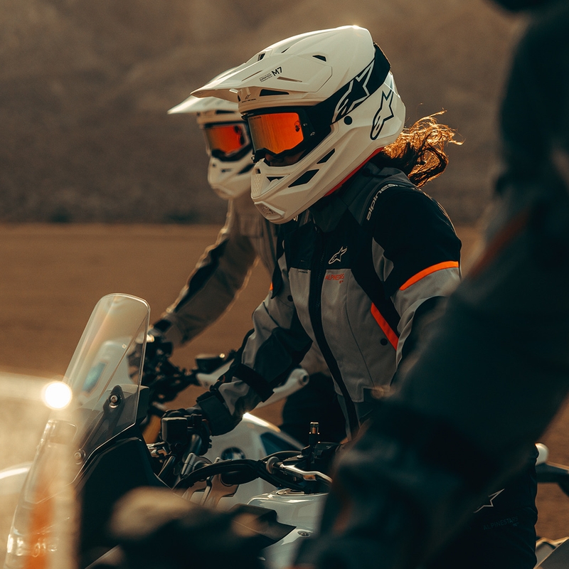 Alpinestars Stella Andes V4 Drystar naiste mootorratta jope tumehall-helehall-must-punane
