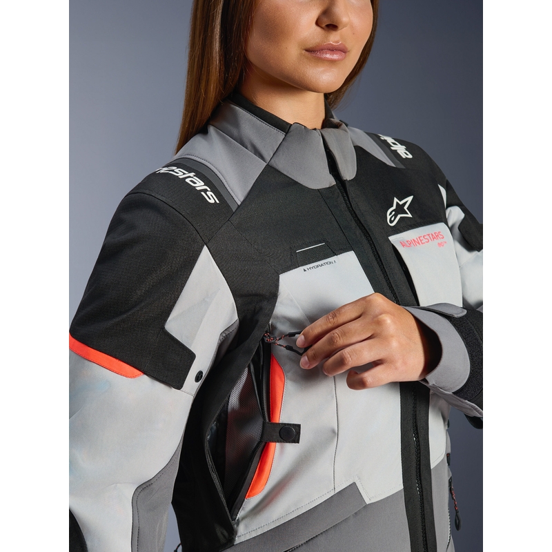 Alpinestars Stella Andes V4 Drystar naiste mootorratta jope tumehall-helehall-must-punane