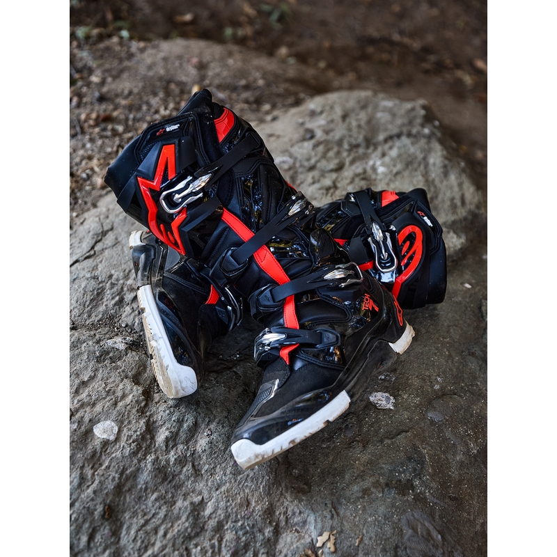 Alpinestars TECH 7 Enduro Drystar mootorrattasaapad must-fluorestseeriv punane-valge