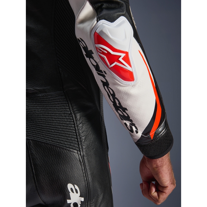 Alpinestars GP TECH V5 nahkkombinesoon must-valge-punane