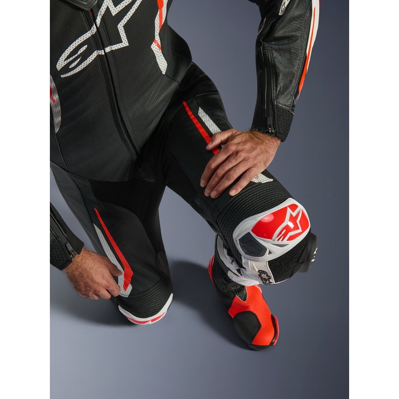 Alpinestars GP TECH V5 nahkkombinesoon must-valge-punane