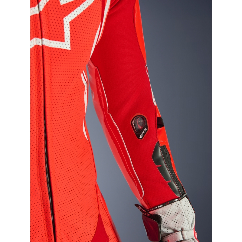 Alpinestars GP TECH V5 ühes tükis mootorratta nahkkombinesoon fluo punane-punane-valge