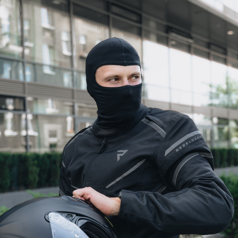 Rebelhorn Freeze II kiivri kapuuts must