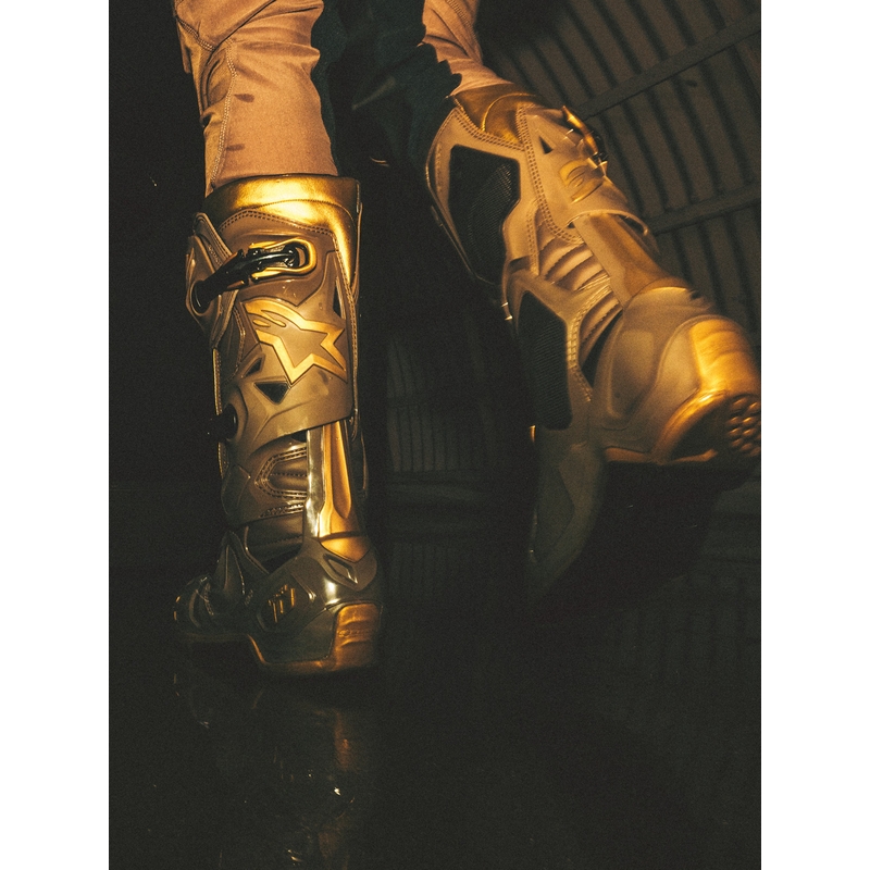 Alpinestars TECH 10 Limited Edition AIR GOLD mootorrattasaapad pruunid-kuldsed