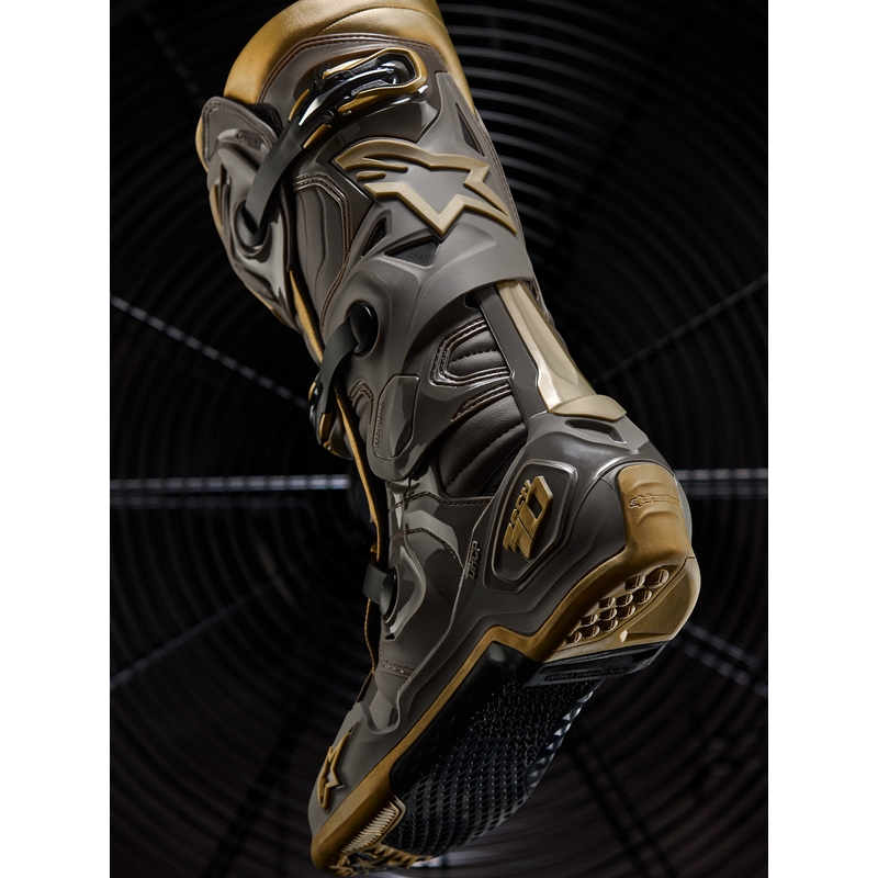 Alpinestars TECH 10 Limited Edition AIR GOLD mootorrattasaapad pruunid-kuldsed