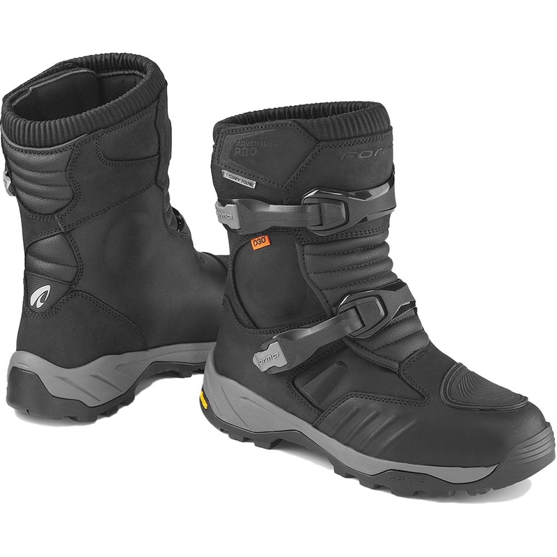Forma Adventure PRO madalad mootorrattasaapad mustad