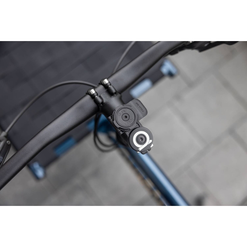 Quad Lock® varrekaane kinnitus must