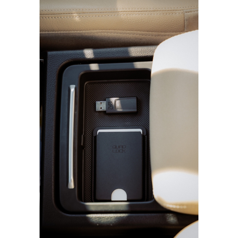 Quad Lock® CarPlay/Android Auto juhtmevaba adapter must